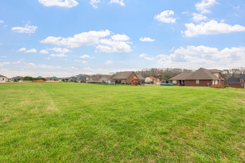 9516 Gunnies Dr, Kodak, TN 37764