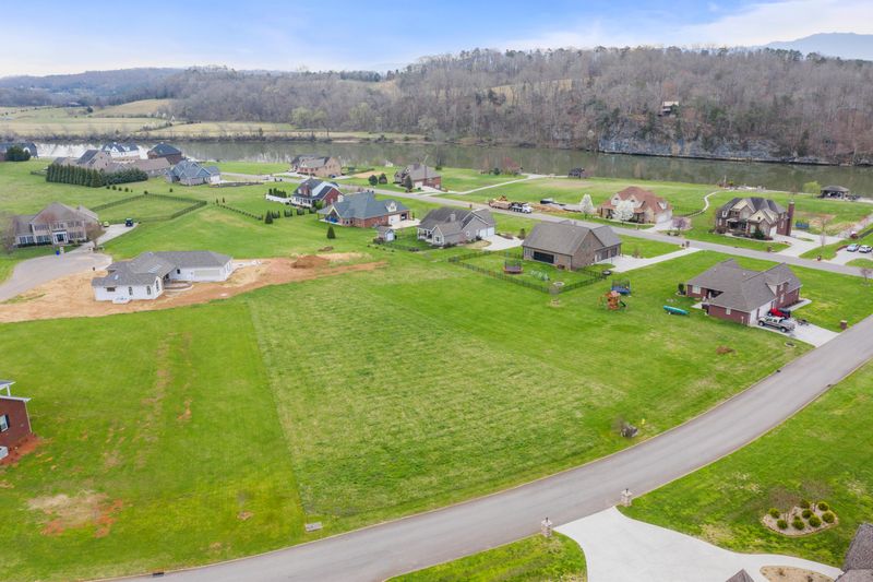 9516 Gunnies Dr, Kodak, TN 37764