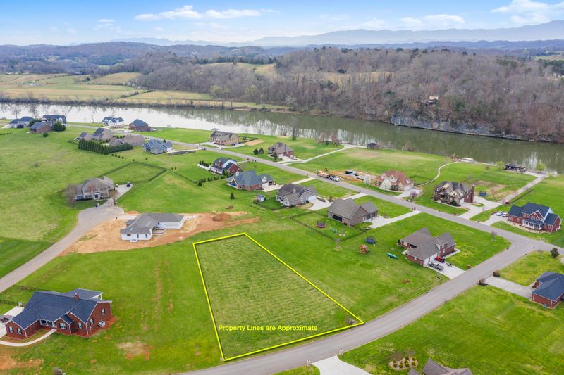 9516 Gunnies Dr, Kodak, TN 37764