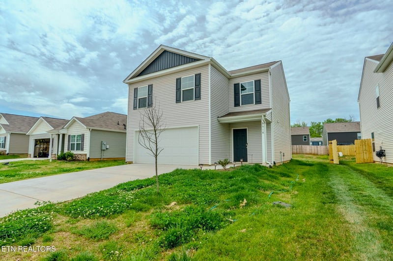 9518 River Cane Rd, Mascot, TN 37806