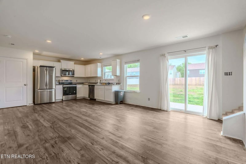 9518 River Cane Rd, Mascot, TN 37806