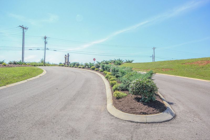 952 Conner Ln, Lenoir City, TN 37772