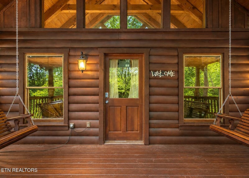 952 Iron Mountain Rd, Pigeon Forge, TN 37863