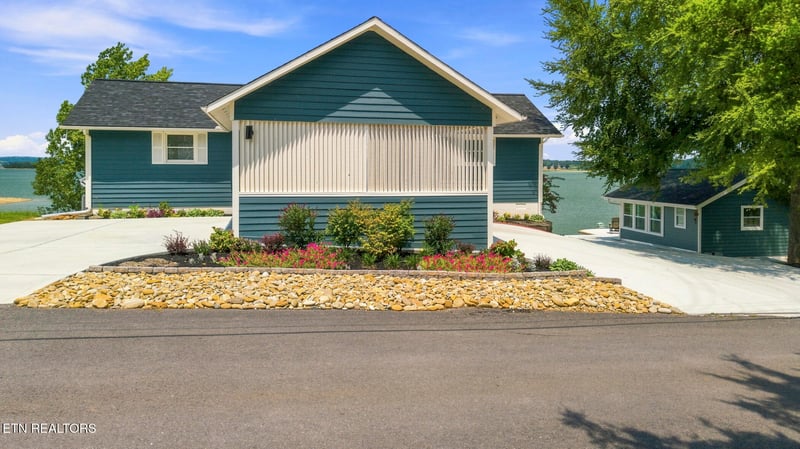 952 Leisure Ln, Sevierville, TN 37876