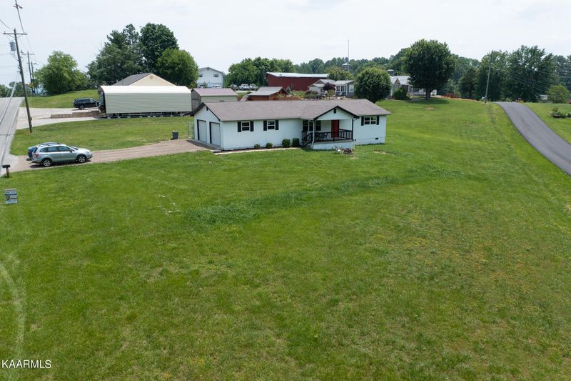 952 Maple Hill Rd, Loudon, TN 37774