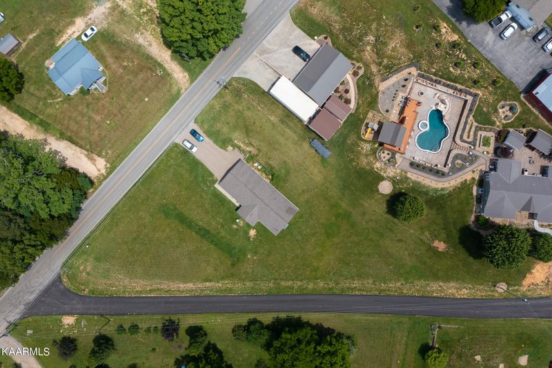 952 Maple Hill Rd, Loudon, TN 37774
