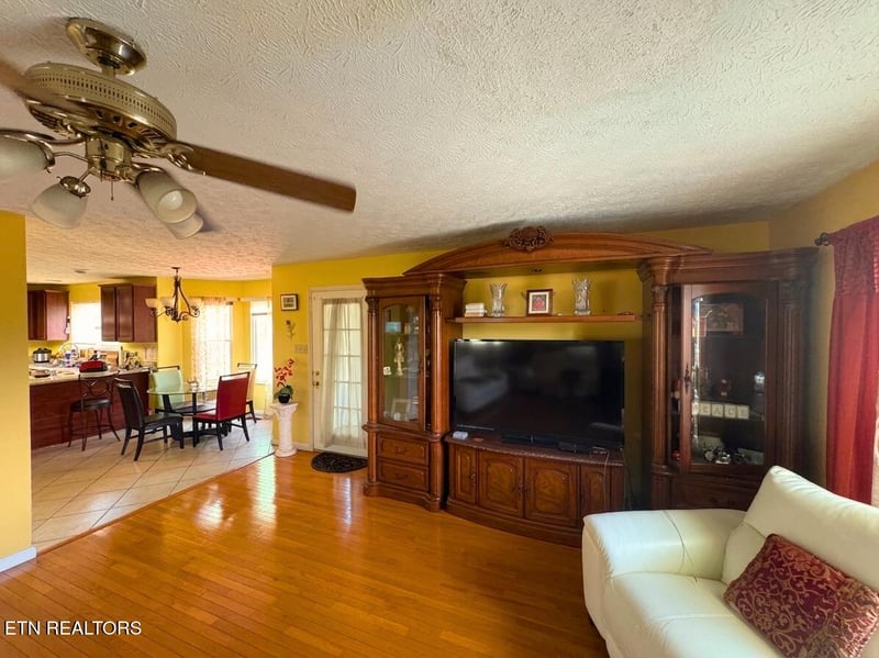 952 Spinnaker Rd, Knoxville, TN 37934