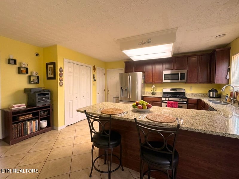952 Spinnaker Rd, Knoxville, TN 37934