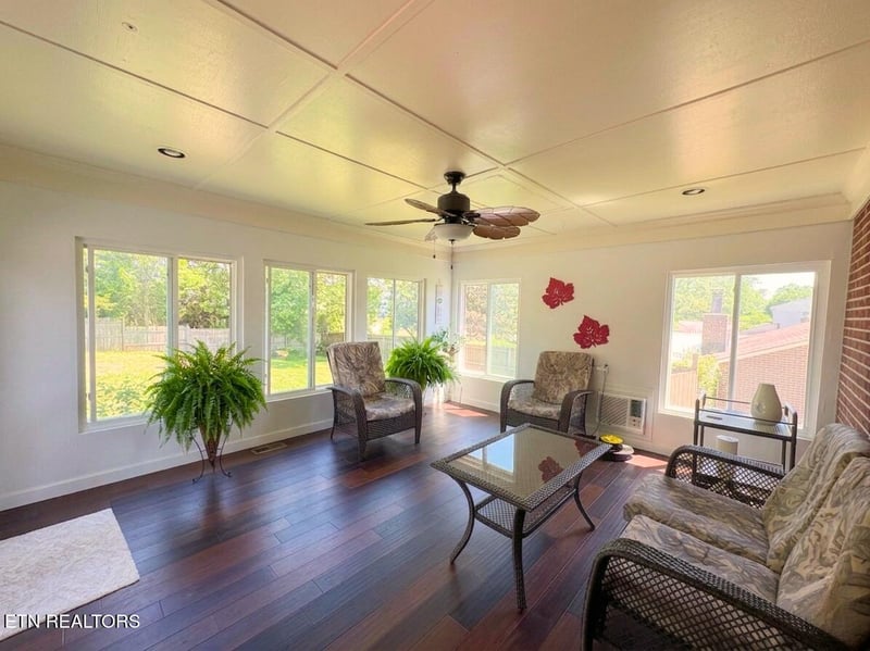 952 Spinnaker Rd, Knoxville, TN 37934