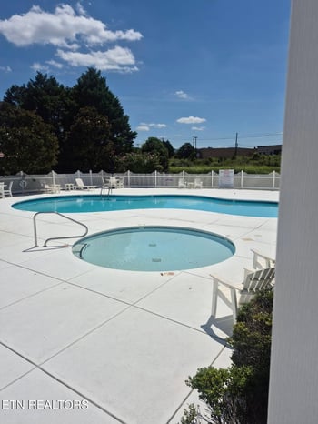 952 Stratford Ave, Sweetwater, TN 37874