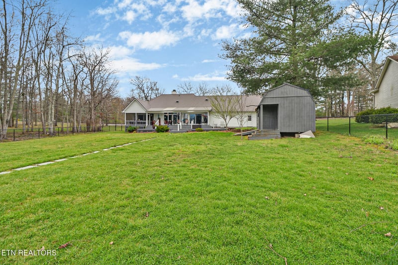 9521 Cherokee Trl, Crossville, TN 38572