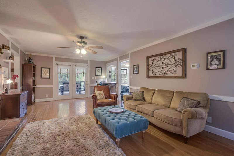 9524 Continental Dr, Knoxville, TN 37922