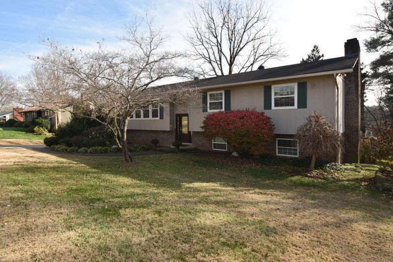 9524 Mobile Dr, Knoxville, TN 37923