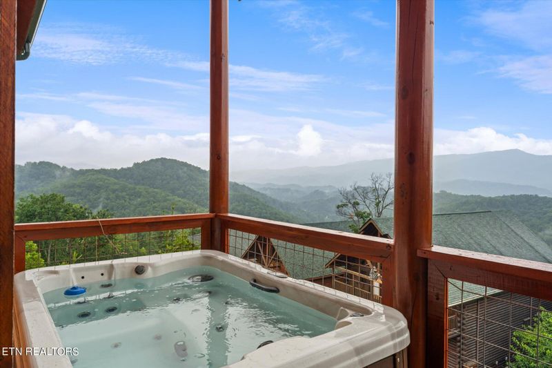 953 Black Bear Cub Way, Sevierville, TN 37862