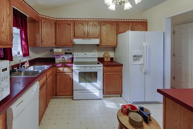 9536 Trails End Rd, Knoxville, TN 37931