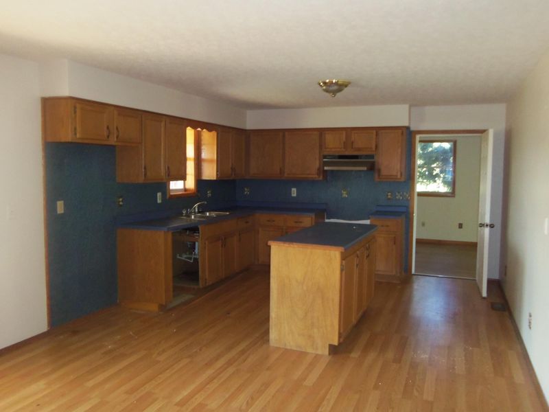 954 Leatherwood Rd, Oneida, TN 37841
