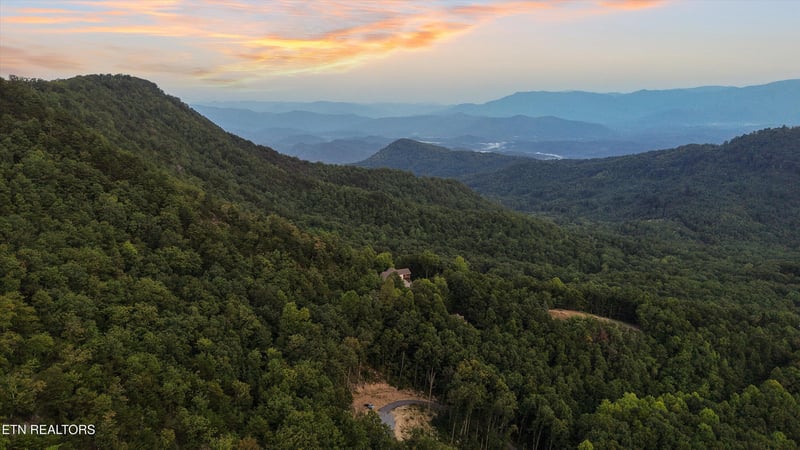 954 Pawnee Ct, Sevierville, TN 37876