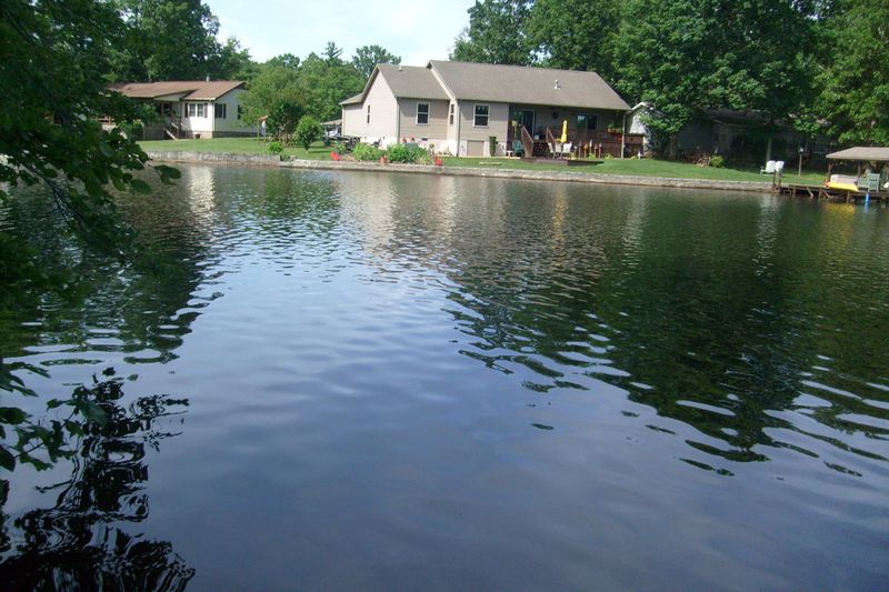 9543 Cherokee Trl, Crossville, TN 38572