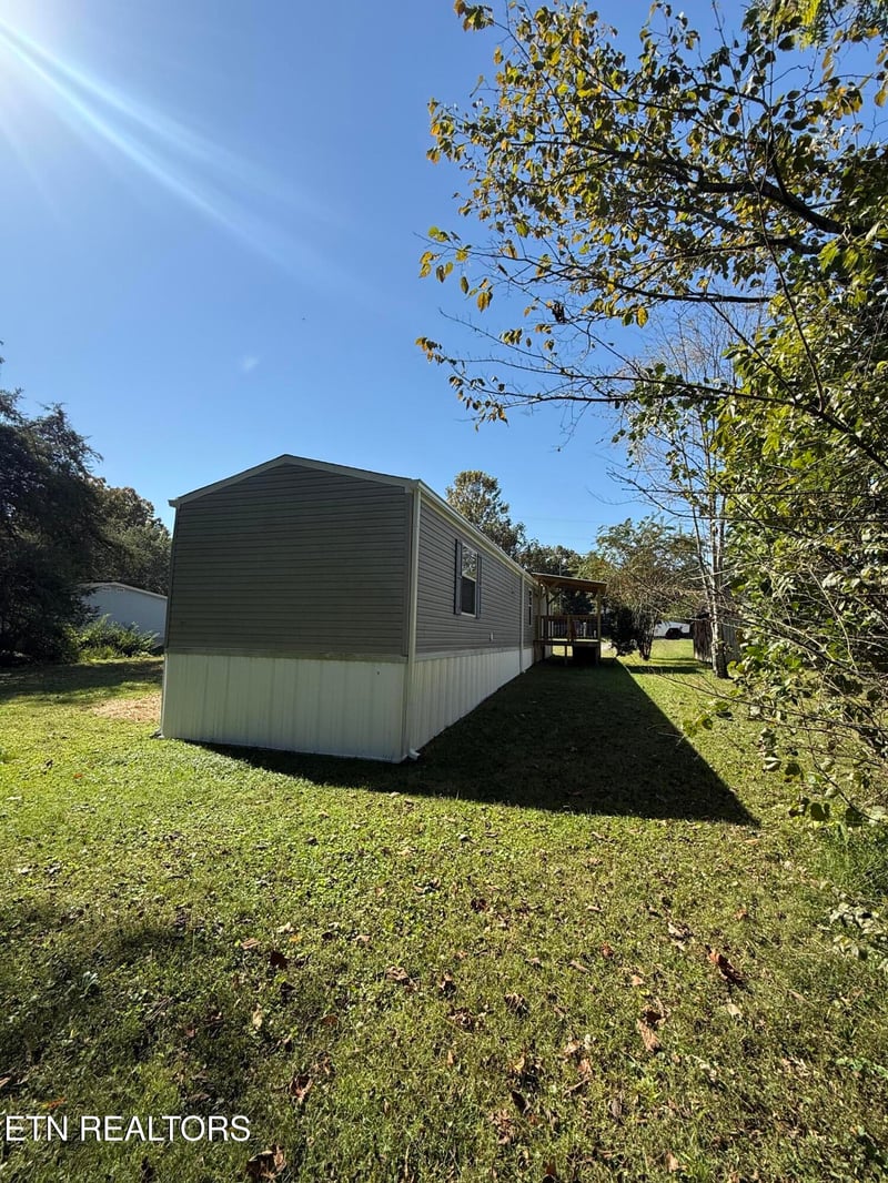 9544 Raccoon Woods Dr, Heiskell, TN 37754