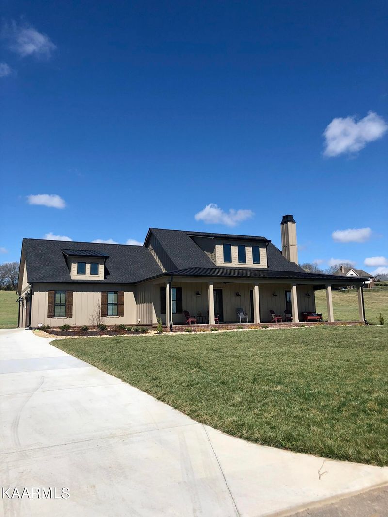 9549 Gunnies Dr, Kodak, TN 37764