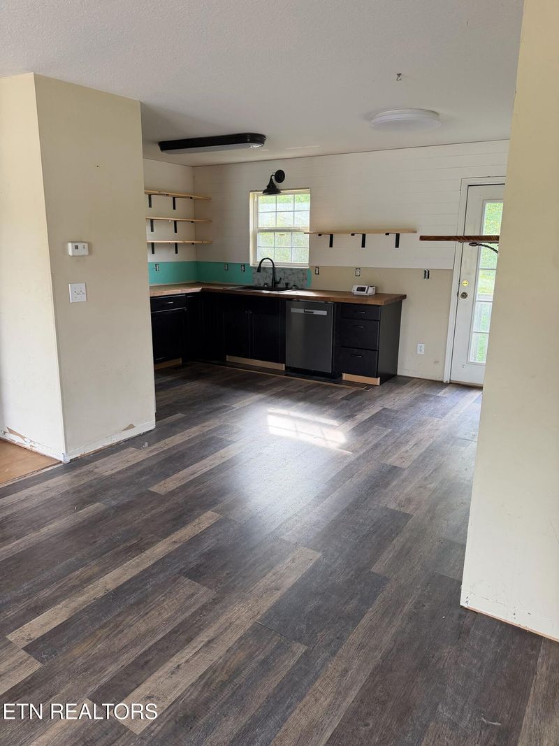 955 Jersey Dr, Sevierville, TN 37862