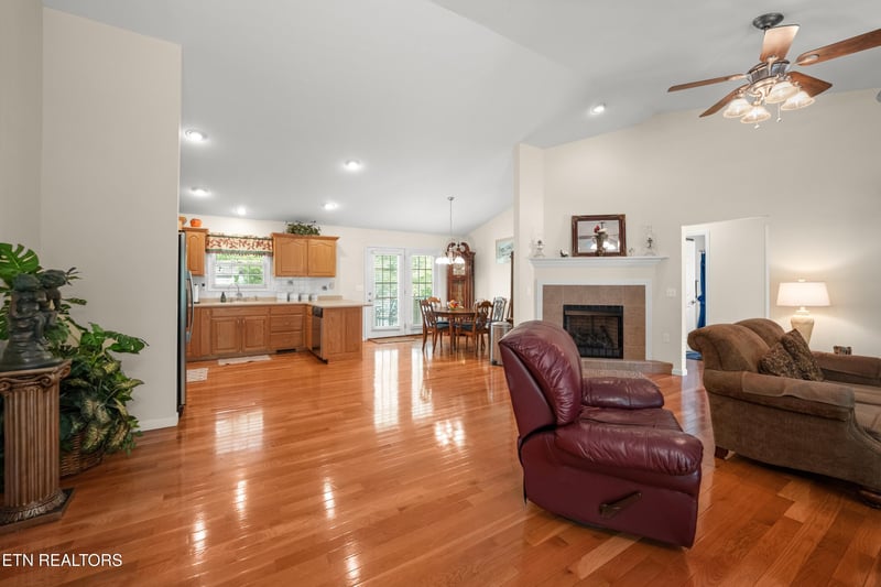 957 Stonecrest Loop, Crossville, TN 38571