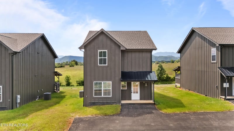 958 Lacy Ct, Sevierville, TN 37862