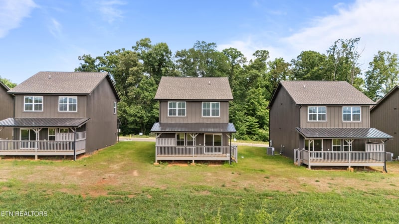 958 Lacy Ct, Sevierville, TN 37862