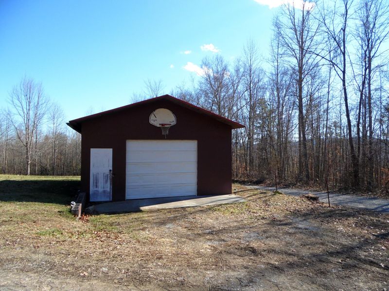 959 Knotty Pine Ln, Duff, TN 37729