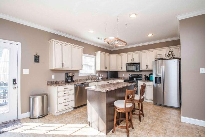 959 Vicar Ln, Knoxville, TN 37919