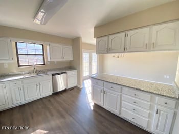 9597 Highway 131, Washburn, TN 37888