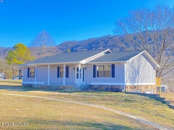 9597 Highway 131, Washburn, TN 37888