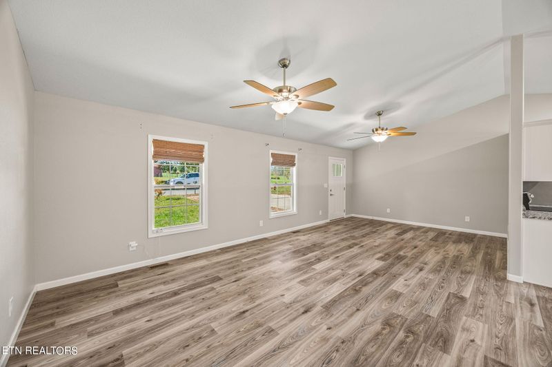 96 Ferry Bend Tr, Crossville, TN 38571