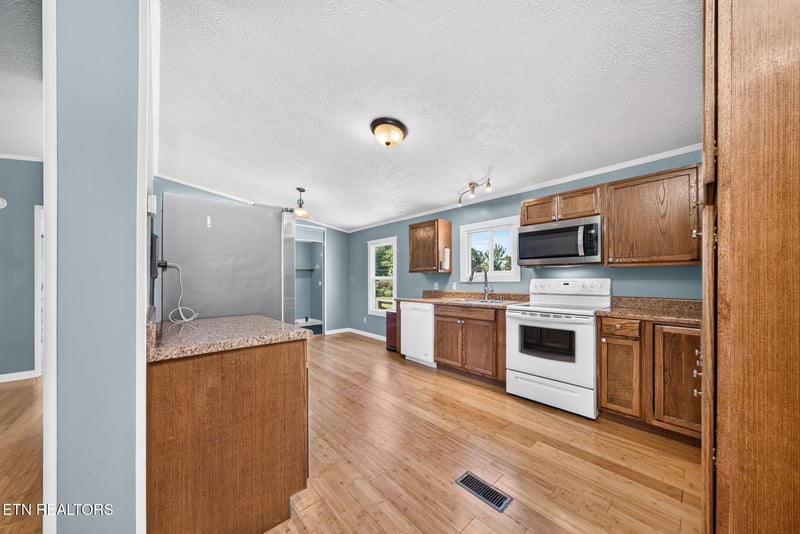 96 John Myers Rd, Crossville, TN 38572