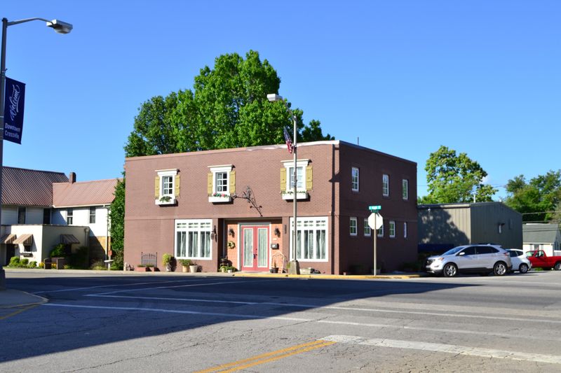 96 N Main St, Crossville, TN 38555