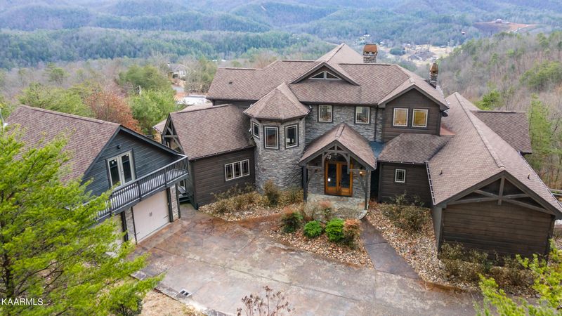 960 Autumn Ridge Way, Sevierville, TN 37876