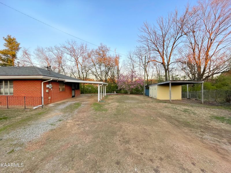 960 E Moody Ave, Knoxville, TN 37920