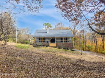 9601 Cannon Ln, Strawberry Plains, TN 37871