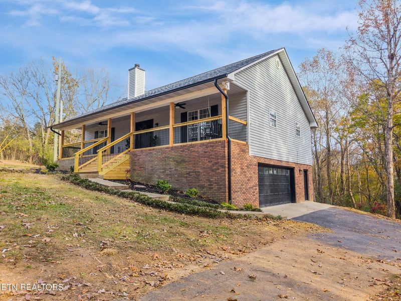 9601 Cannon Ln, Strawberry Plains, TN 37871