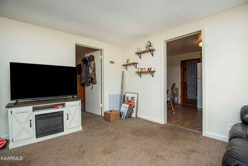 9603 Cannon Ln, Strawberry Plains, TN 37871