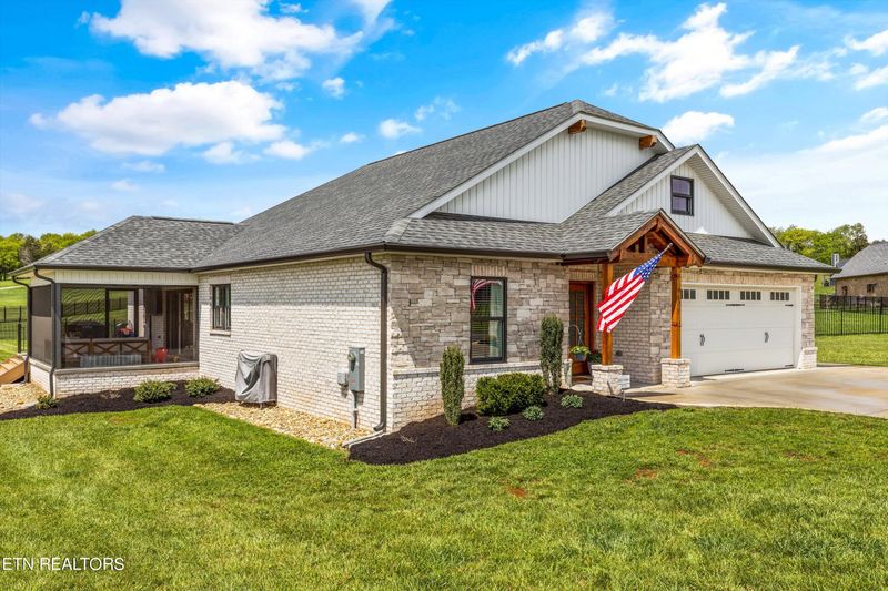 9605 Shelby Leigh Ln, Kodak, TN 37764