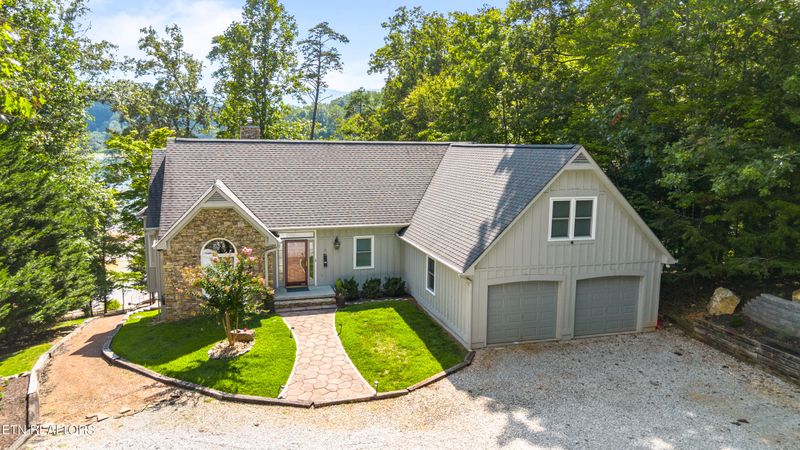 961 Foxridge Ln, Caryville, TN 37714