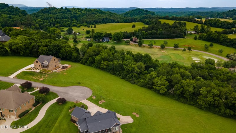 9615 Sybil Lee Ln, Kodak, TN 37764