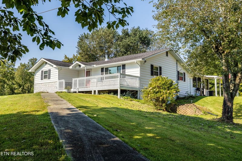 962 Old Harriman Hwy, Oliver Springs, TN 37840