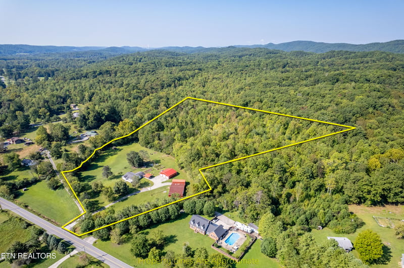 962 Old Harriman Hwy, Oliver Springs, TN 37840