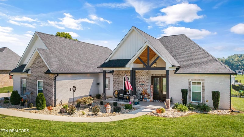 9624 Gunnies Dr, Kodak, TN 37764