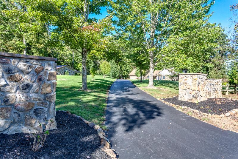 963 Newell Cir, Seymour, TN 37865