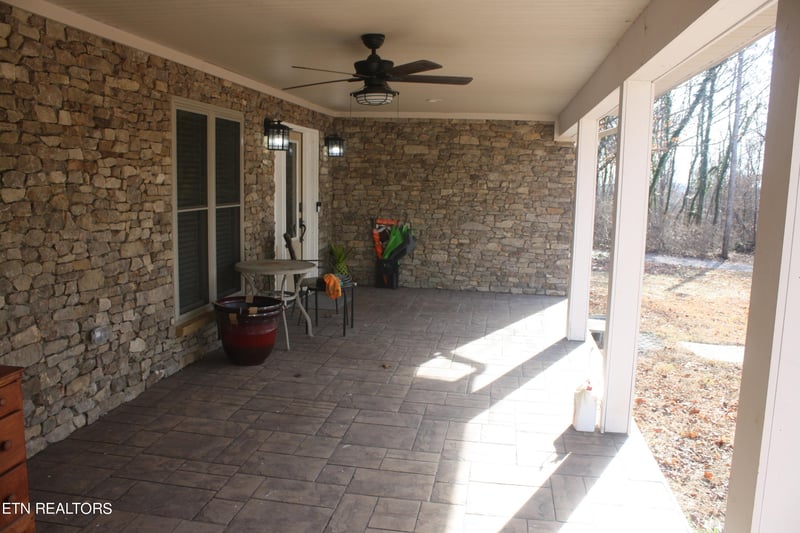 9631 Bob Gray Rd, Knoxville, TN 37923