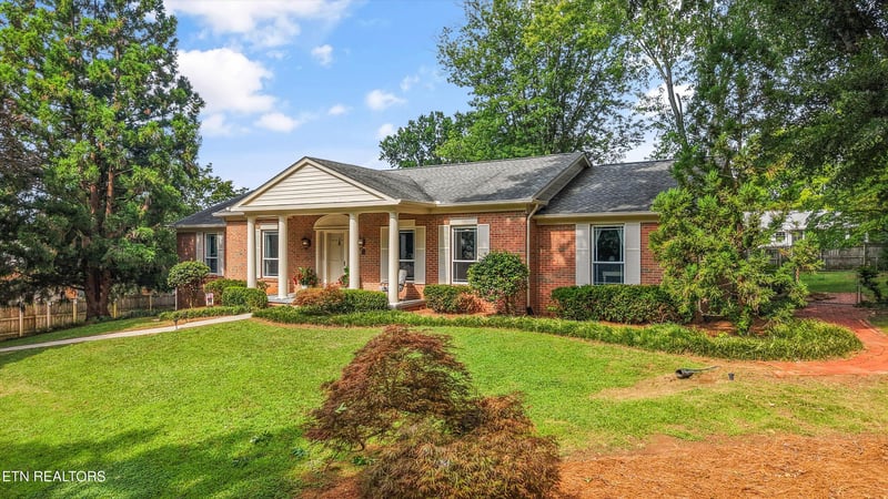 9632 Briarwood Dr, Knoxville, TN 37923
