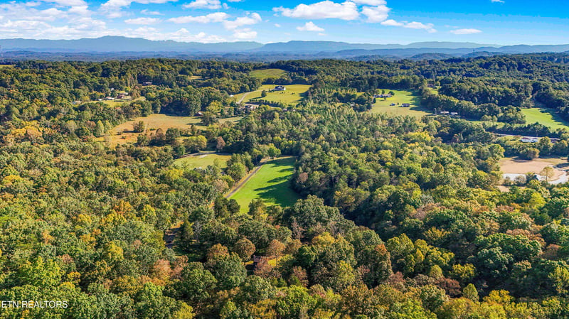 9633 Stringtown Rd, Strawberry Plains, TN 37871
